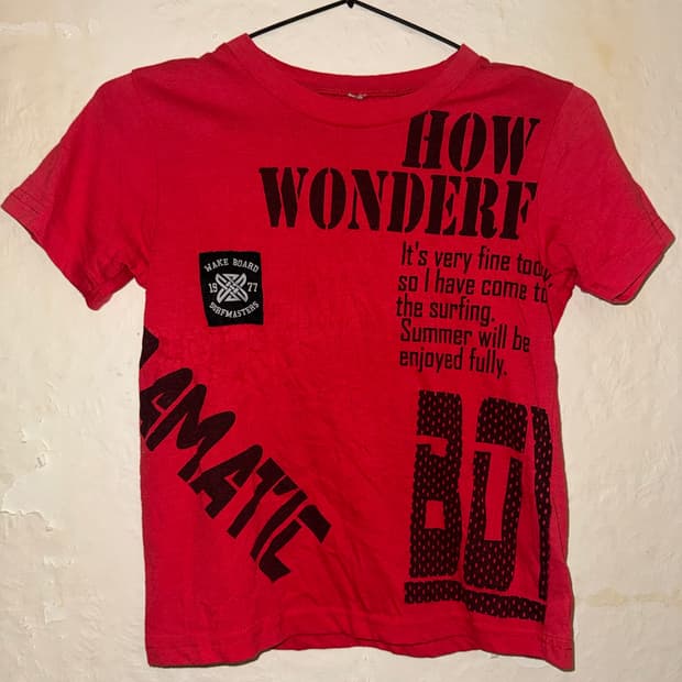 “Unknown” HOW WONDERF Red T
