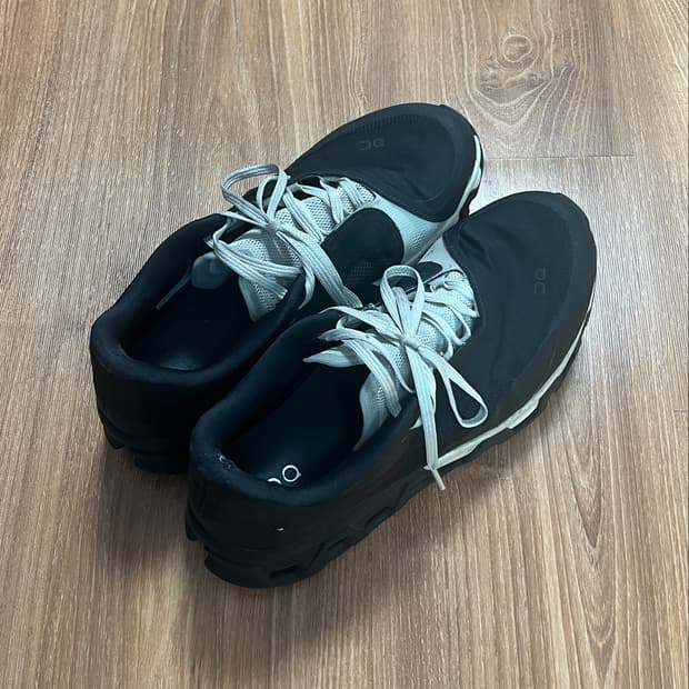 온러닝 x 파프 클라우드 몬스터 하이퍼블랙 290