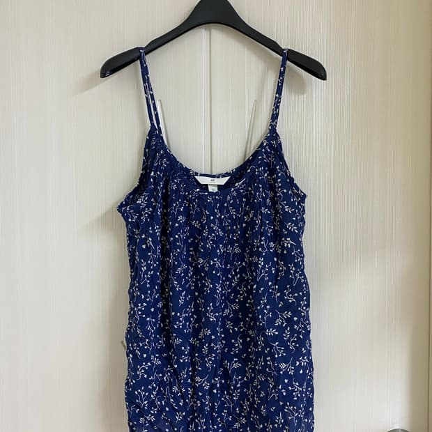 H&M 네이비 플라워 나시 S