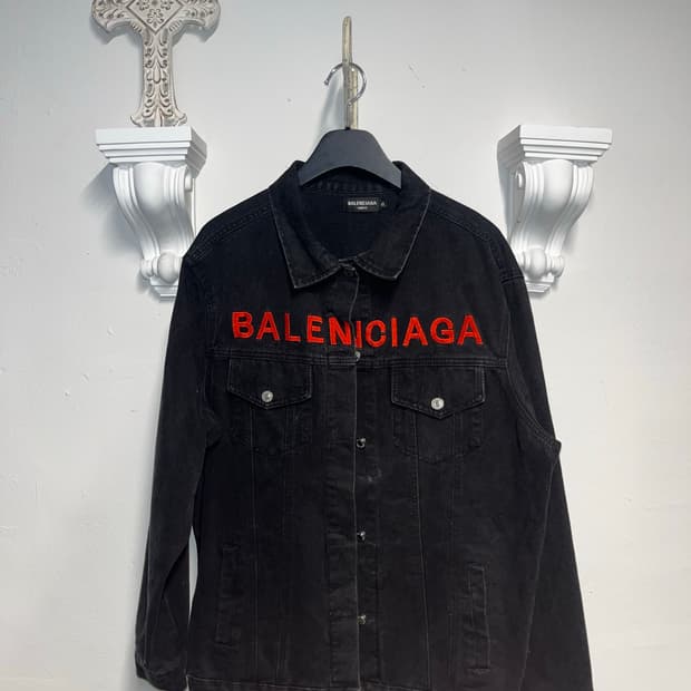 발렌시아가 유니핏 블랙데님자켓 XL