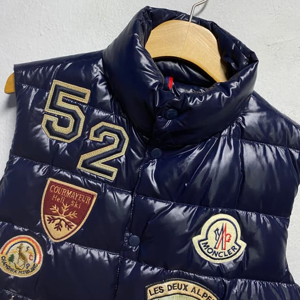 몽클레어 와펜 빅로고 다운 베스트 2