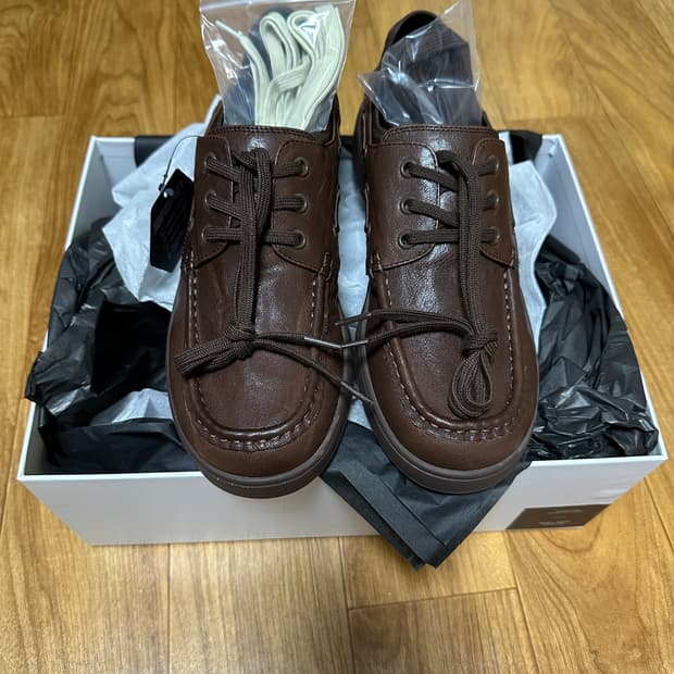 새상품) 킨치 844 브라운 265 사이즈 팝니다.