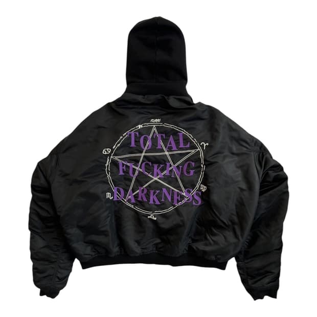 [XS] 베트멍 다크니스 봄버 옴므 By. 뎀나 바잘리아