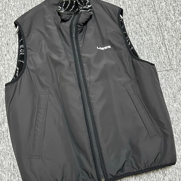 로어즈 패딩조끼