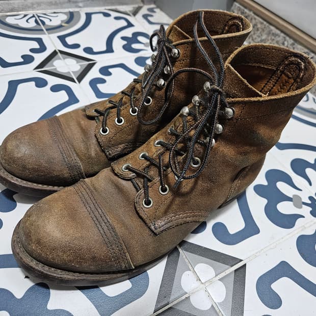 레드윙 8113 7d 판매합니다 (현품번 8083)