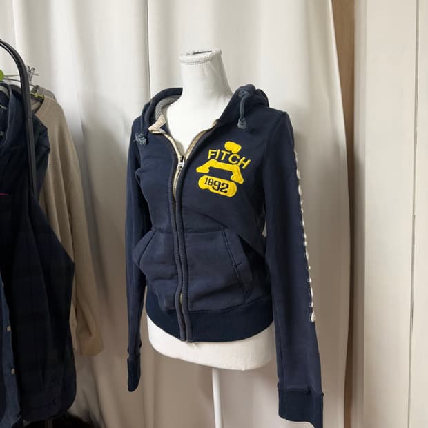 유일)아베크롬비 딱붙 레터링 후드집업