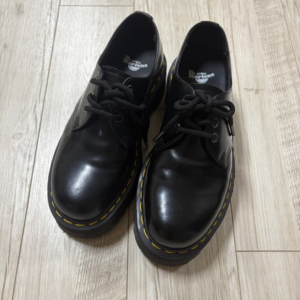 닥터마틴 1461 3홀 쿼드 250