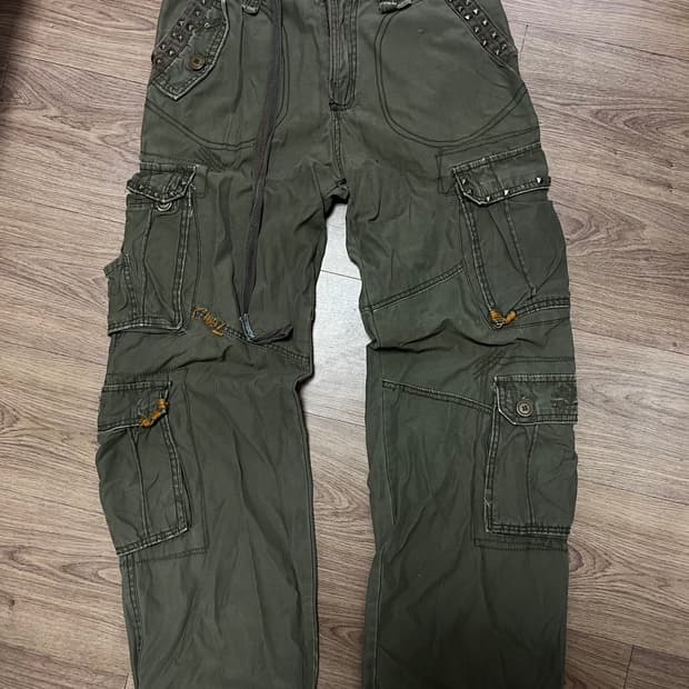 스터드 카고 팬츠