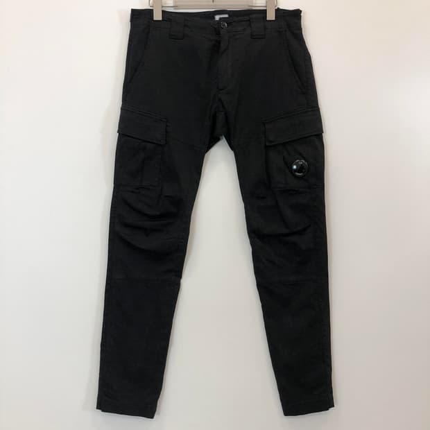 CP컴퍼니 ERGONOMIC FIT 렌즈 카고팬츠 46