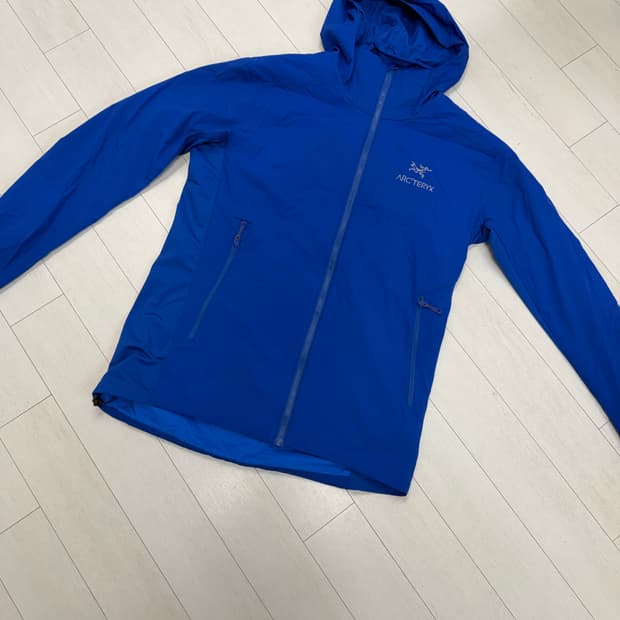 아크테릭스 아톰 SL  M 사이즈   상태 9.2/10  크림에서 36만