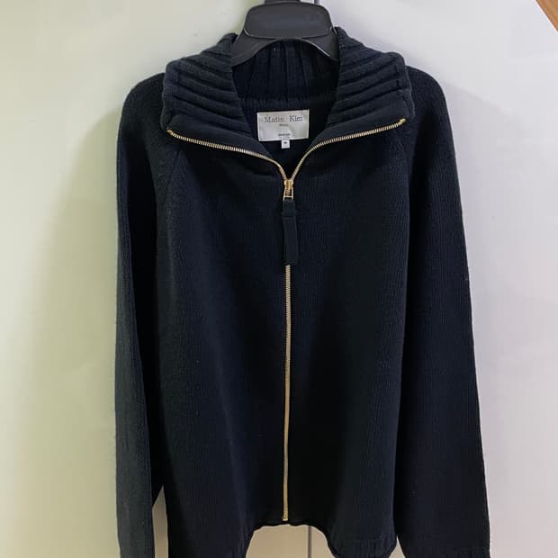 마뗑킴 백 로고 니트 집업