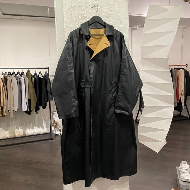 언유즈드 21ss 레더 텍스쳐 리버시블 코트