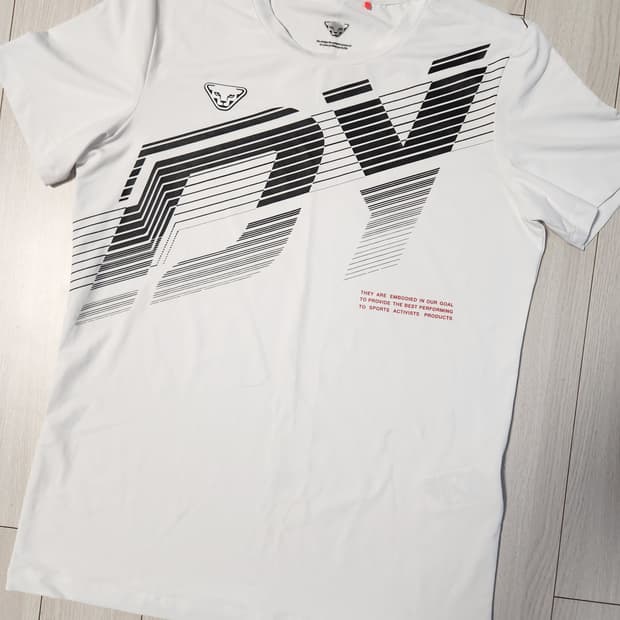 새상품급)다이나핏 스매쉬 반팔티 YWM21229W2 사이즈90 s

스포