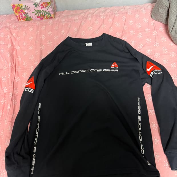 나이키 acg 렁스 롱슬리브 L사이즈 판매(상태좋음)