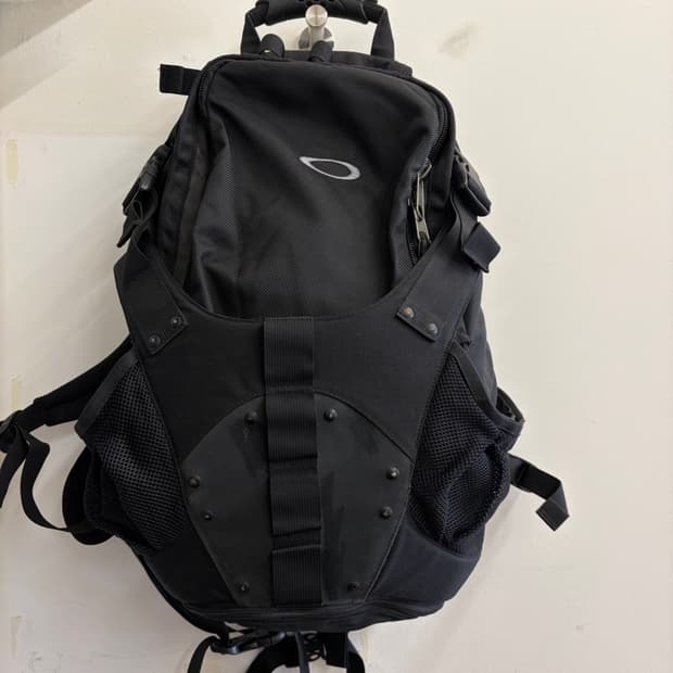 N215. 00년대 오클리 백팩