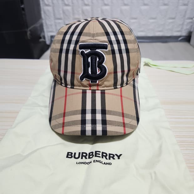 (정품) 버버리 TB체크 볼캡 모자 M(57cm정도)