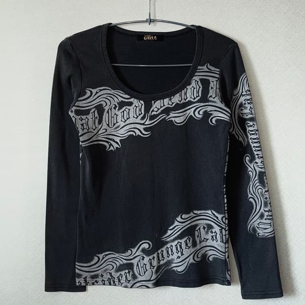glitz lettering detailed longsleeve