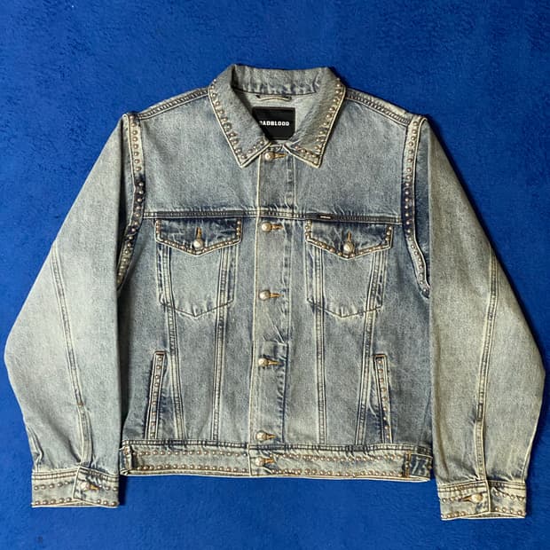BADBLOOD 배드블러드 스터드 데님 트러커 자켓