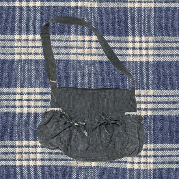 대대장 쿨톤 리본청그레이 모리크로스백