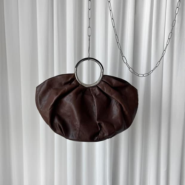 디올 베이브 메탈 링 숄더백