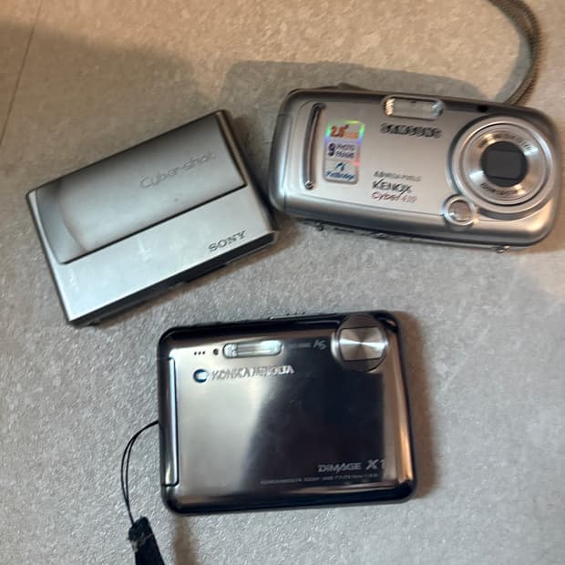 부품 전시용 디카 3대