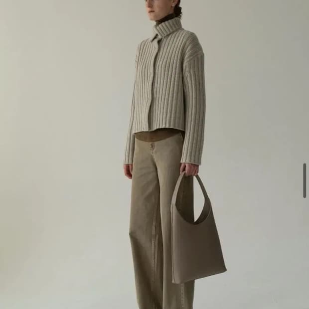 Moia 모이아 터틀넥 가디건 오트밀