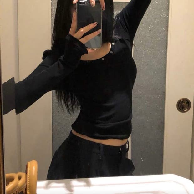 (새상품)힙한 블랙긴팔