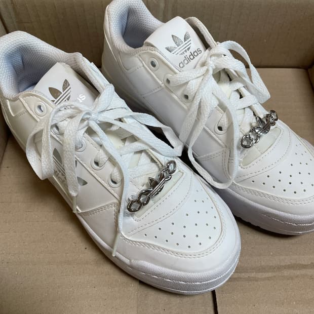 아디다스 운동화