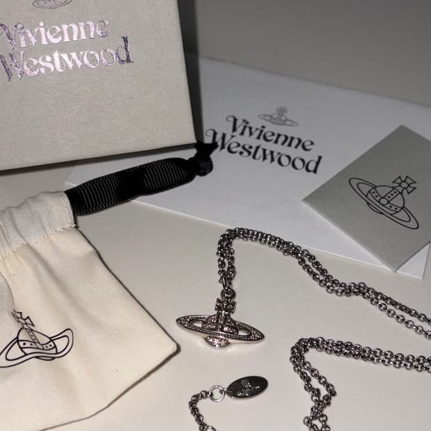 비비안웨스트우드 미니 바스 릴리프 목걸이 핑크