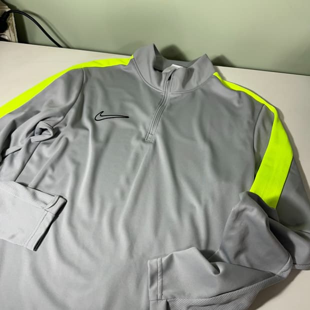 M-L 나이키 풋볼 그레이 DRI-FIT 폴리 트레이닝 축구쉘탑