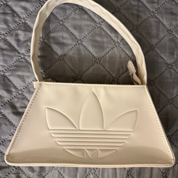 아디다스 페이던트 숄더백