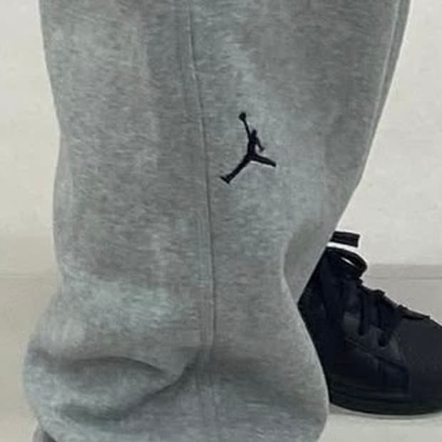 구해요)조던 언더로고 스웻팬츠 그레이