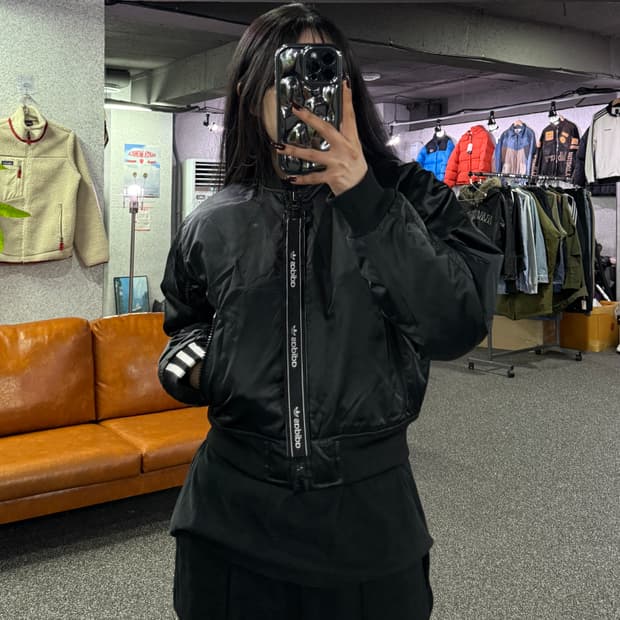 아디다스 오리지널스 크롭 봄버 자켓 B4355