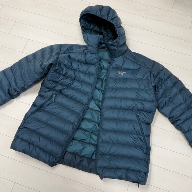 아크테릭스 세륨 후디 나이트스케이프 XL 사이즈  상태가 너무너무너무 좋