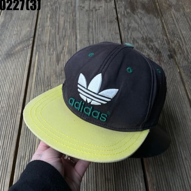 아디다스 스냅백 모자
