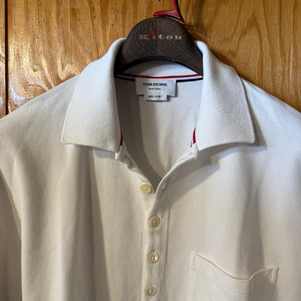 톰브라운 오버핏 화이트 pk 셔츠(카라티) 판매 합니다.
