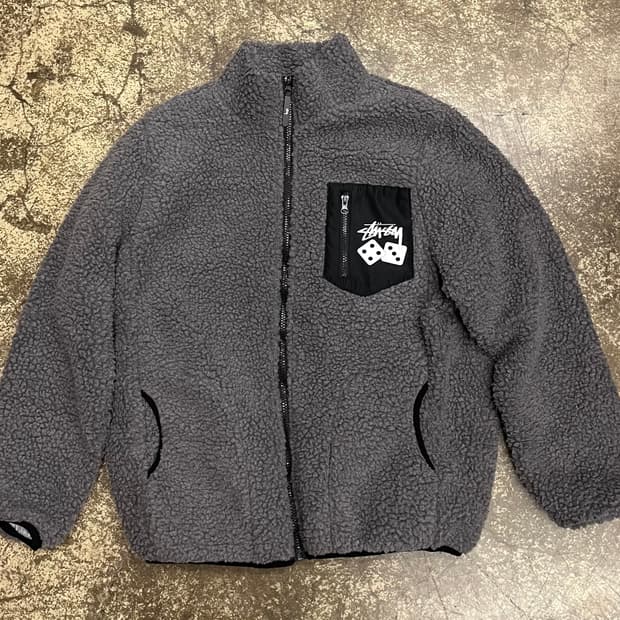 스투시 다이스 후리스 자켓 그레이