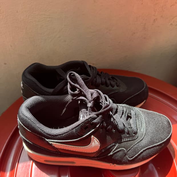 [235] 나이키 에어맥스1에센셜 검흰