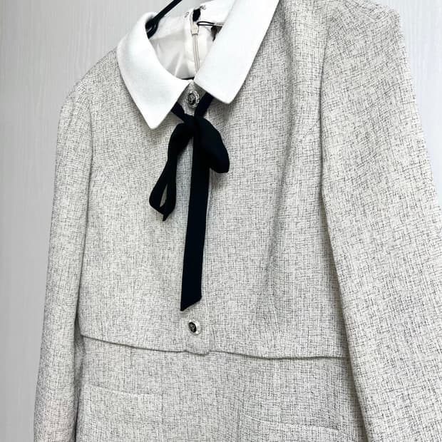 새상품 케네스레이디 배색 카라 리본타이 원피스