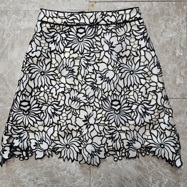 셀프포트레이 레이스 플라워 스커트 블랙&아이보리