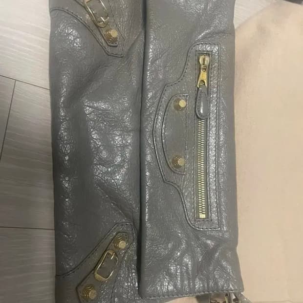 발렌시아가 엔젤롭 클러치