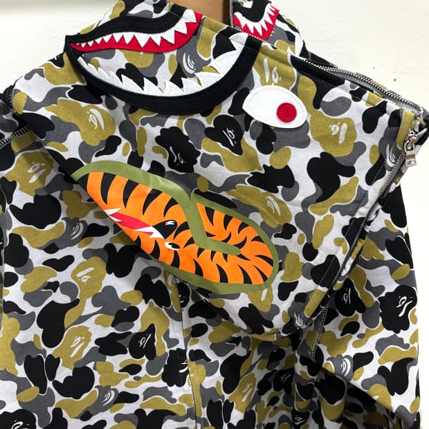 Bape hood zip up 베이프 샤크 후드 황계