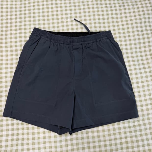 룰루레몬 보우라인 5인치 쇼츠 남성 m 새상품급 판매합니다.