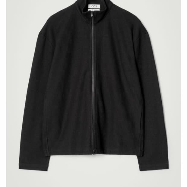 [M] 코스(COS) 리브드 저지 트랙 재킷