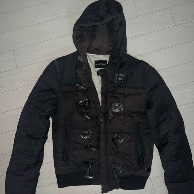 엠포리오 아르마니 패딩 자켓