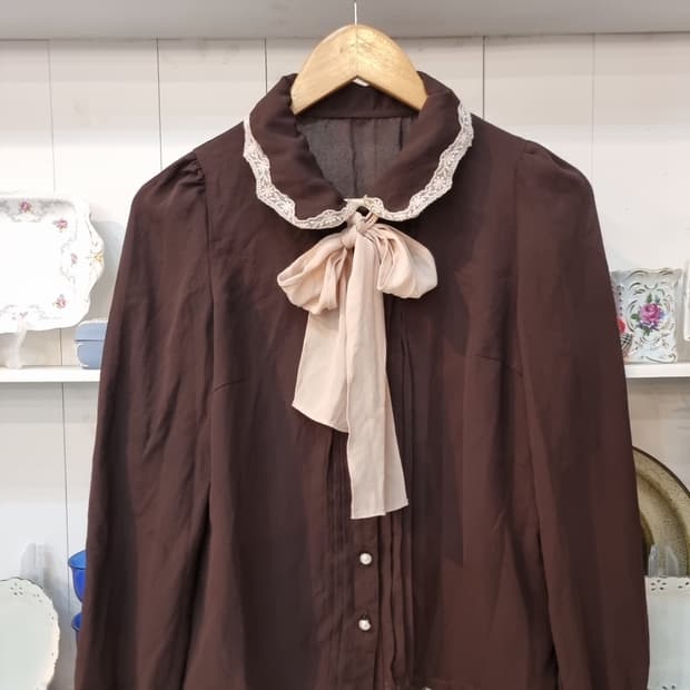 Ank Rouge(앙크루즈) 초콜릿무드 리본 블라우스