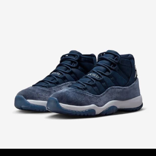 (W) Jordan 11 Retro Midnight Navy