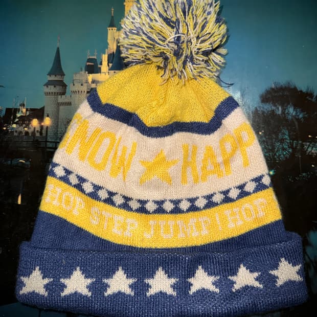 Show Happy Hop Step Jump! Star beanie