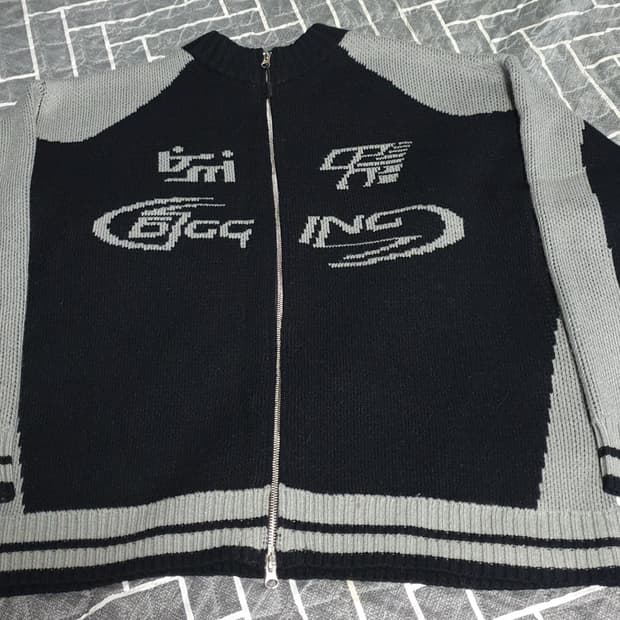 꼼파뇨 커브드 블록 니트 짚업 자켓 블랙 (M)