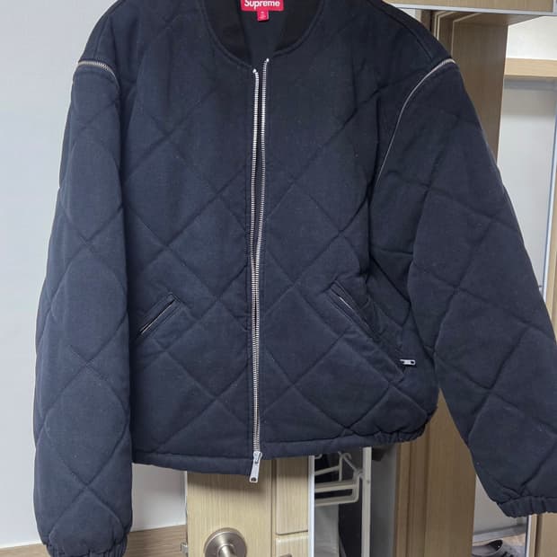 xl) 슈프림 집 오프 슬리브 퀼티드 봄버 자켓 블랙 - 25FW